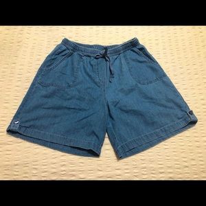 Cathy Daniels short size L but fits size M